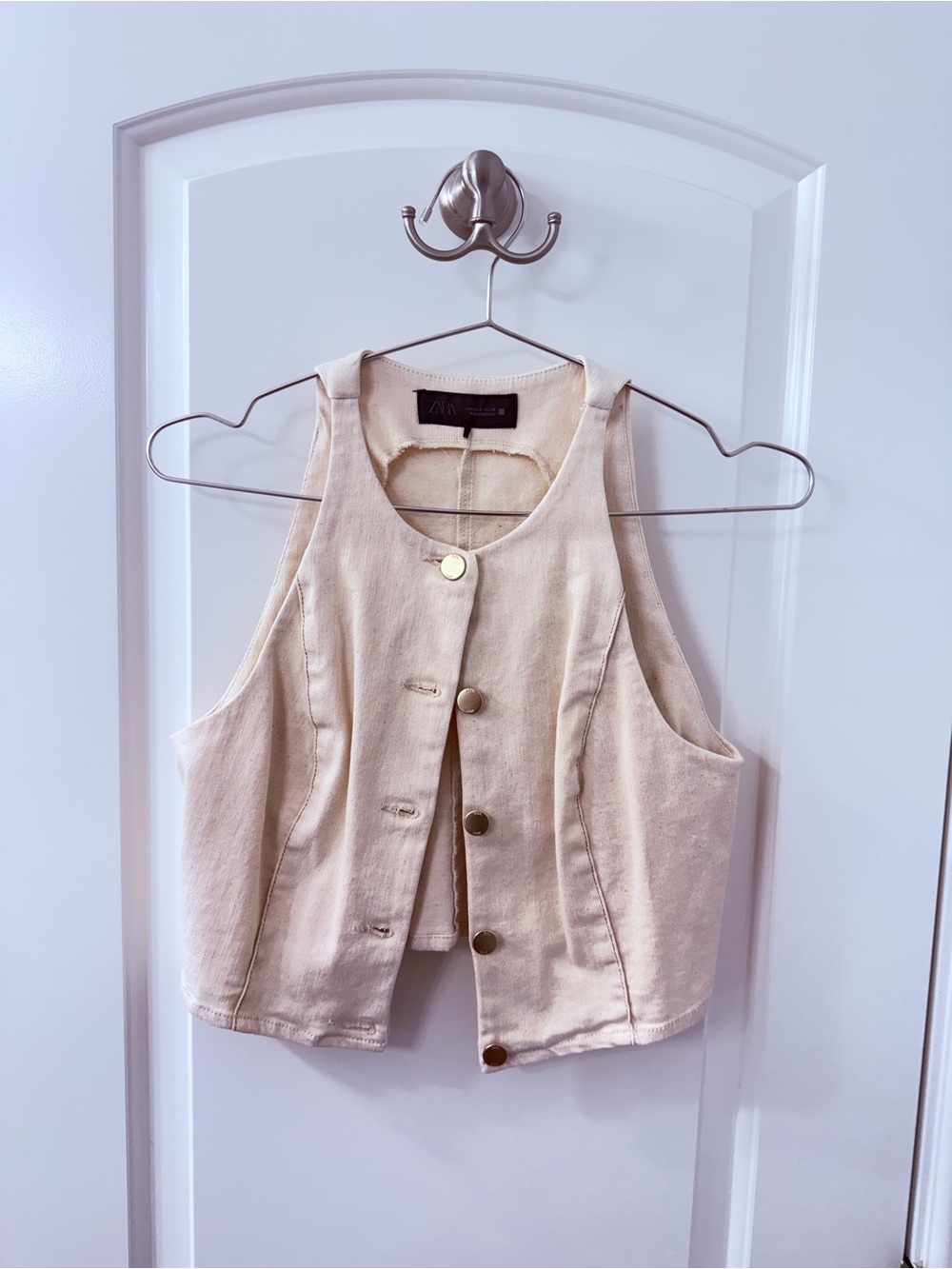 Zara Cream Button-Front Sleeveless Vest